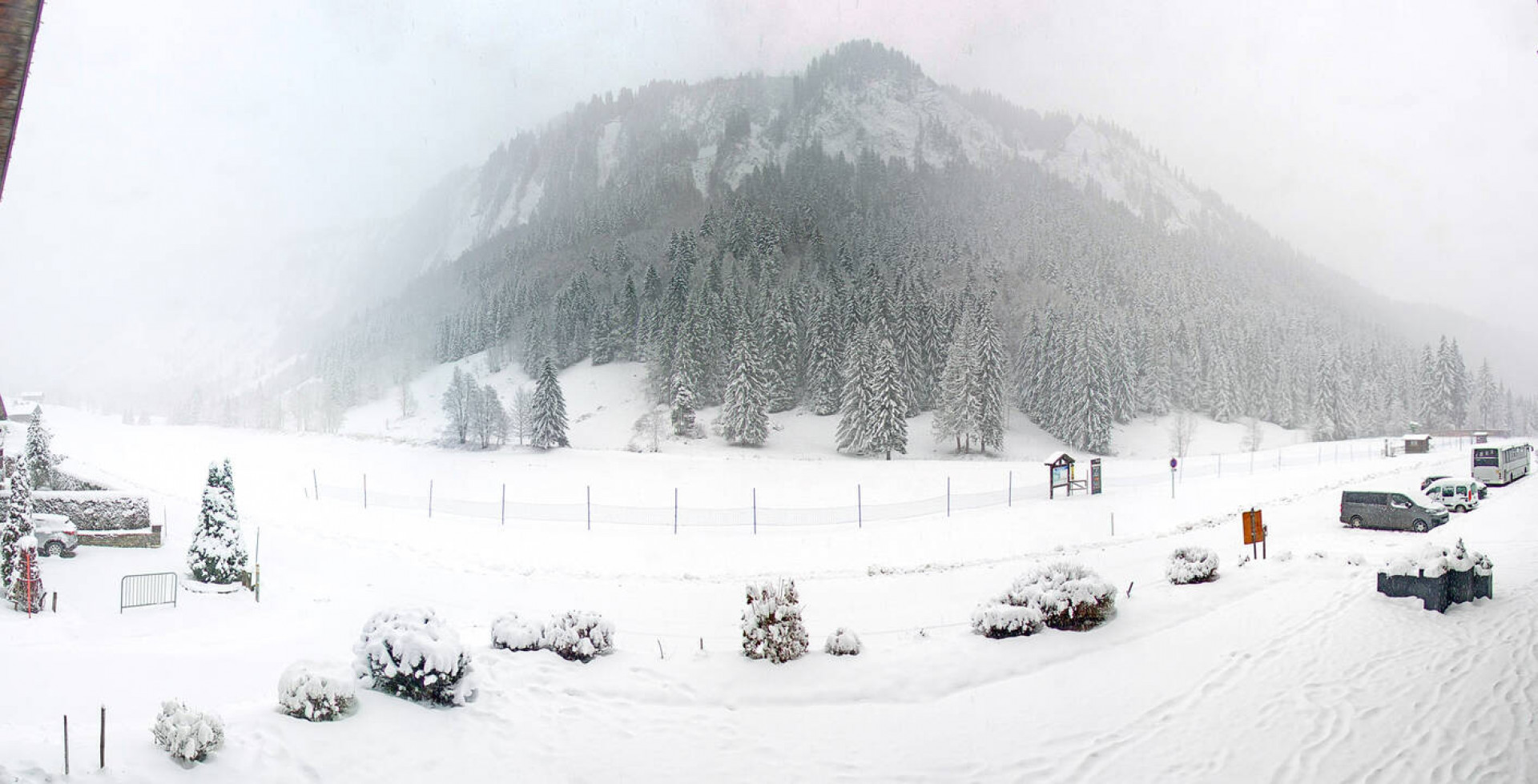 Webcam Le Grand-Bornand - Auberge Nordique Lormay - 1200 m